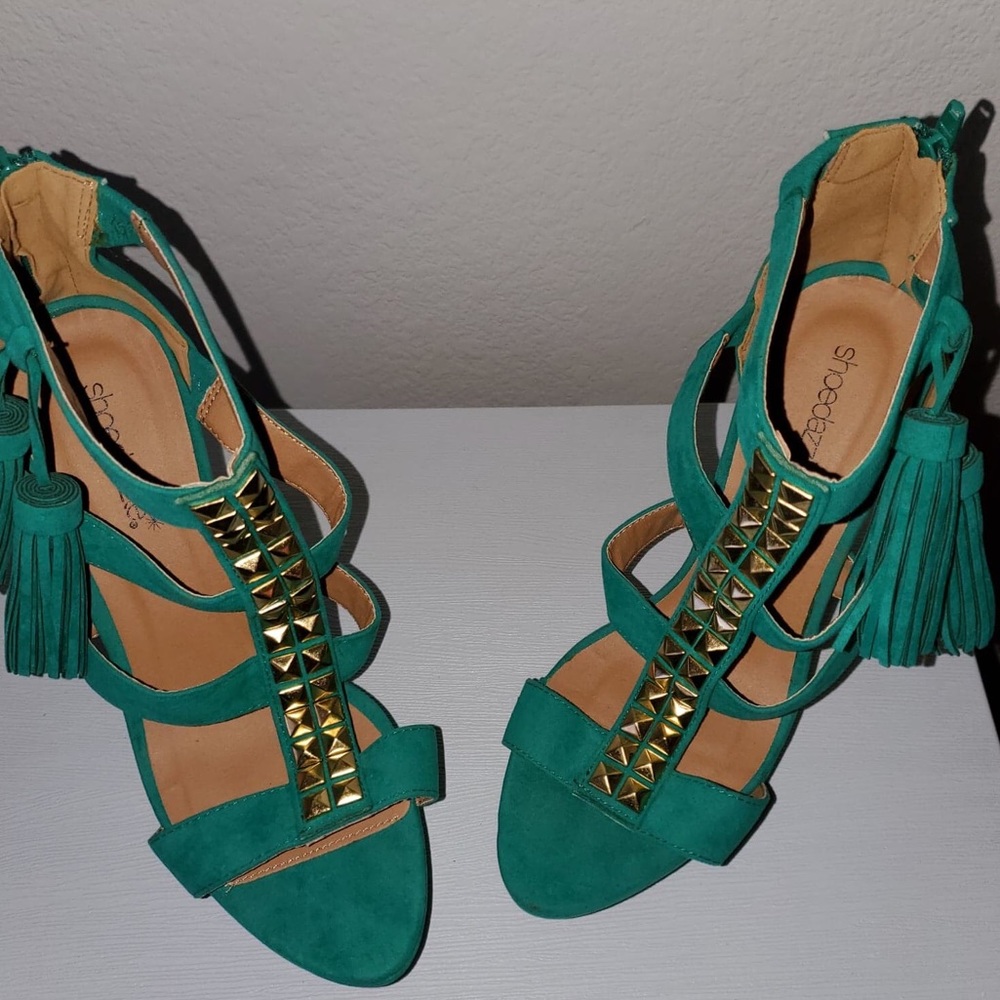 Shoe Dazzle teal green heels